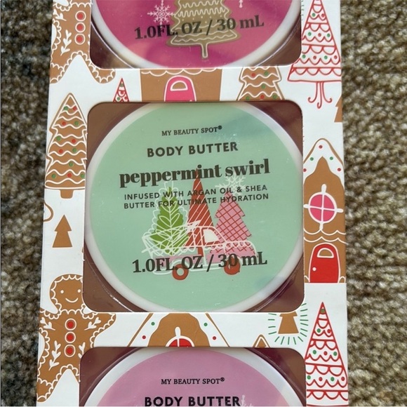 Body Butter Collection - Vanilla, Peppermint, Gingerbread NIB Christmas Winter - Picture 3 of 4